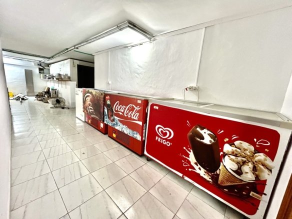 2 Bathroom Commercial in Cabo Roig - Caza De Casa