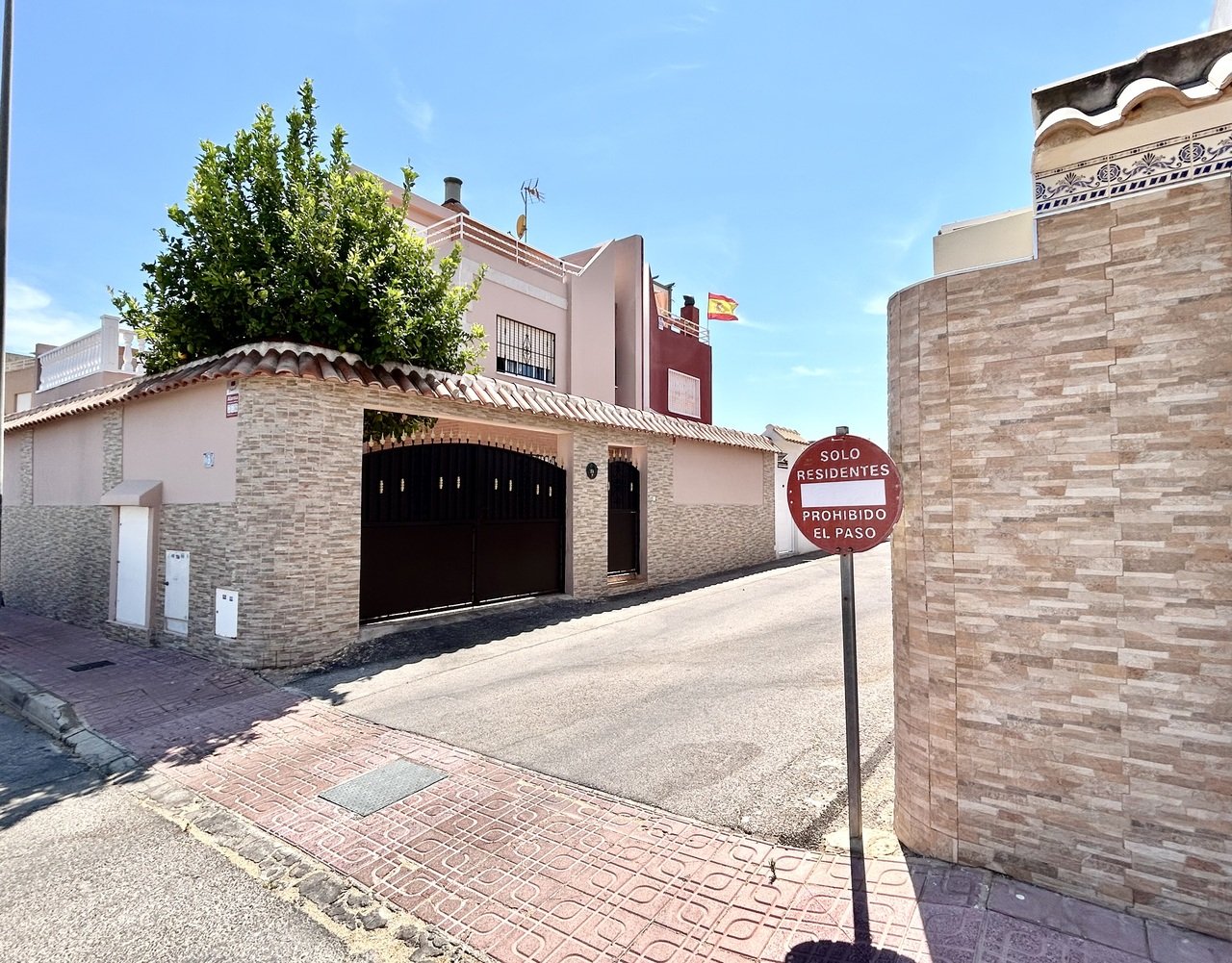 IMG_8901_xlarge 2 Bedroom 2 Bathroom Town House in Los Altos - Caza De Casa