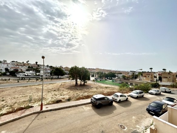2 Bedroom 2 Bathroom Villa in Villamartin - Caza De Casa