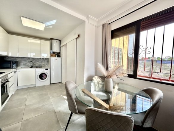 2 Bedroom 2 Bathroom Villa in Villamartin - Caza De Casa