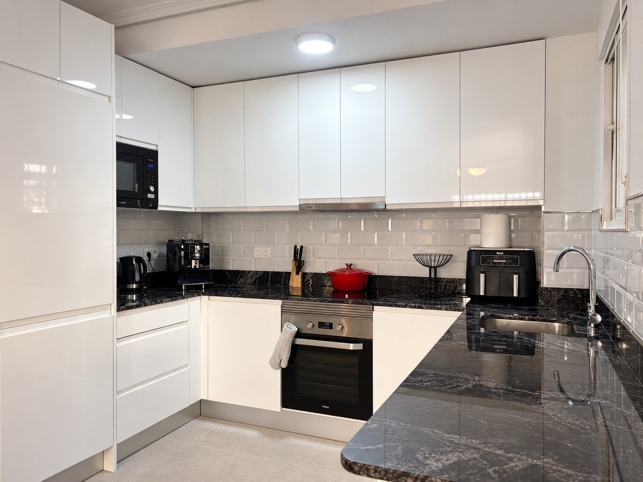 3 Bedroom 3 Bathroom Town House in La Zenia - Caza De Casa