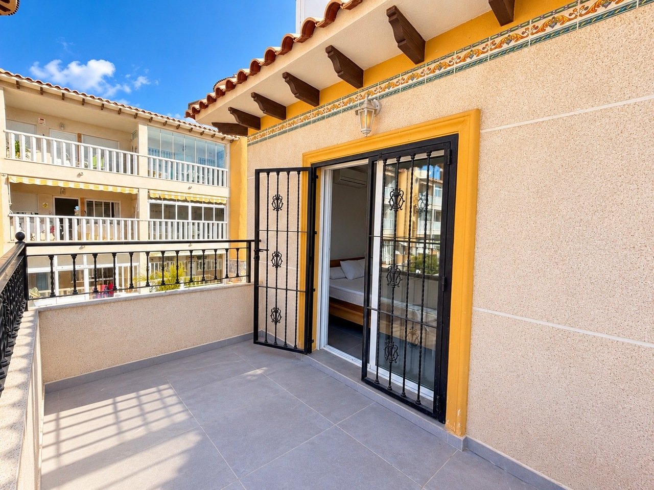 3 Bedroom 3 Bathroom Town House in La Zenia - Caza De Casa