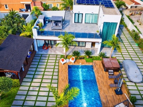3 Bed 4 Bath Villa in Los Balcones - Caza De Casa