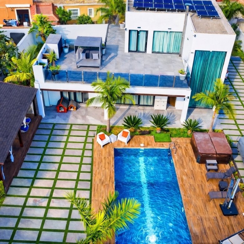 3 Bed 4 Bath Villa in Los Balcones - Caza De Casa
