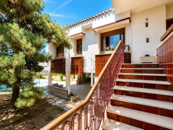 4 Bedroom 3 Bathroom Villa in Santiago de la Ribera - Caza De Casa