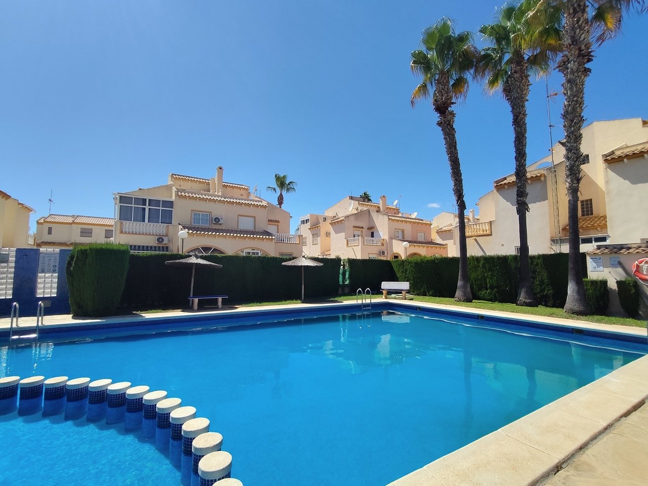 2 Bed 2 Bath Town House in Playa Flamenca - Caza De Casa