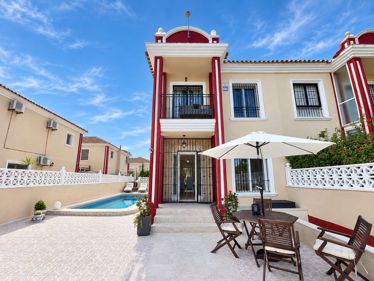 3 Bedroom 2 Bathroom Town House in Dehesa de Campoamor - Caza De Casa