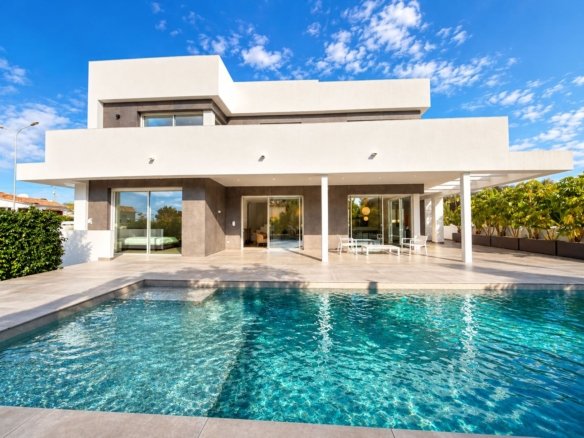 5 Bedroom 4 Bathroom villa in Moraira - Caza De Casa