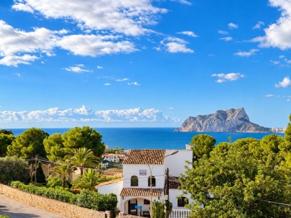 5 Bedroom 4 Bathroom villa in Moraira - Caza De Casa
