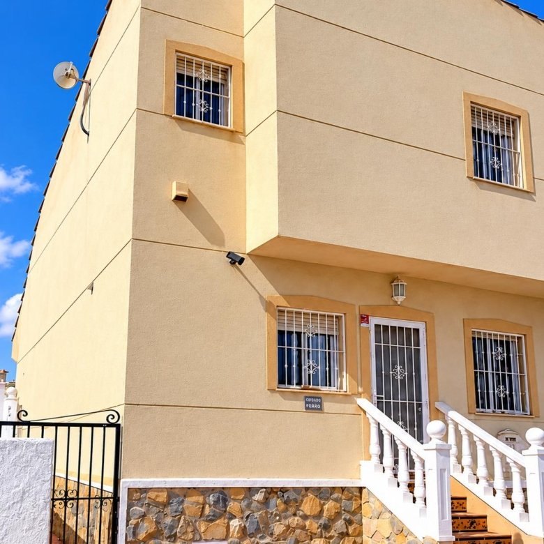 3 Bedroom 2 Bathroom Town House in Ciudad Quesada - Caza De Casa