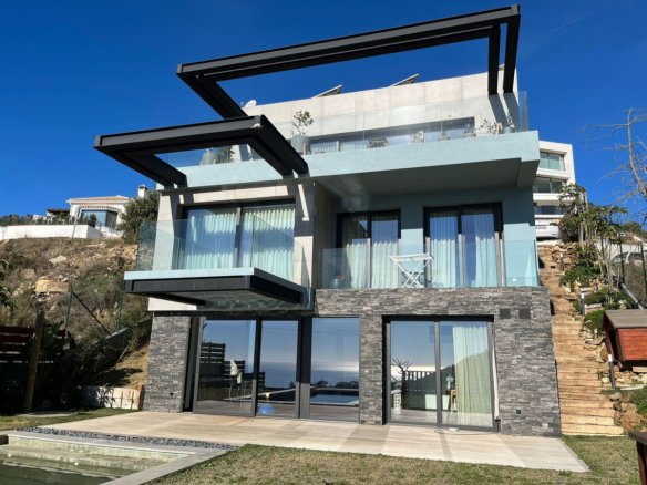 5 Bedroom 4 Bathroom Villa in Mijas - Caza De Casa