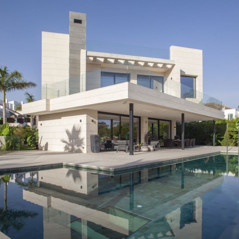 7 Bedroom 8 Bathroom Villa in Nueva Andalucía - Caza De Casa