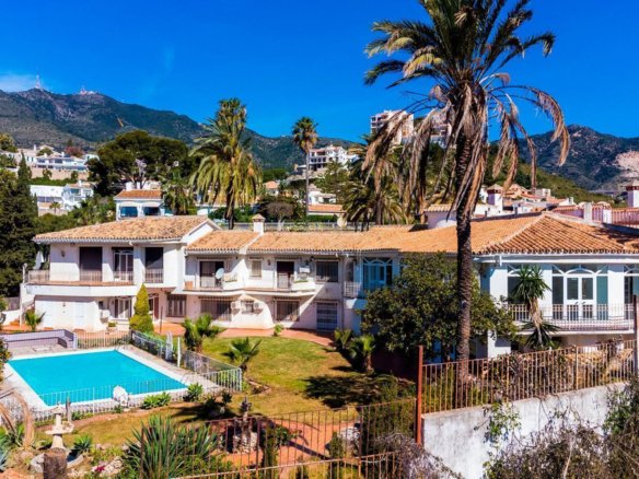 9 Bed 8 Bath Villa in Torremuelle - Caza De Casa