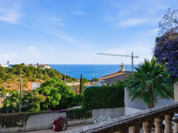 6 Bedroom 6 Bathroom Villa in Benalmadena - Caza De Casa