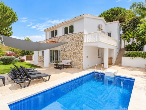 3 Bedroom 4 Bathroom Villa in El Rosario - Caza De Casa