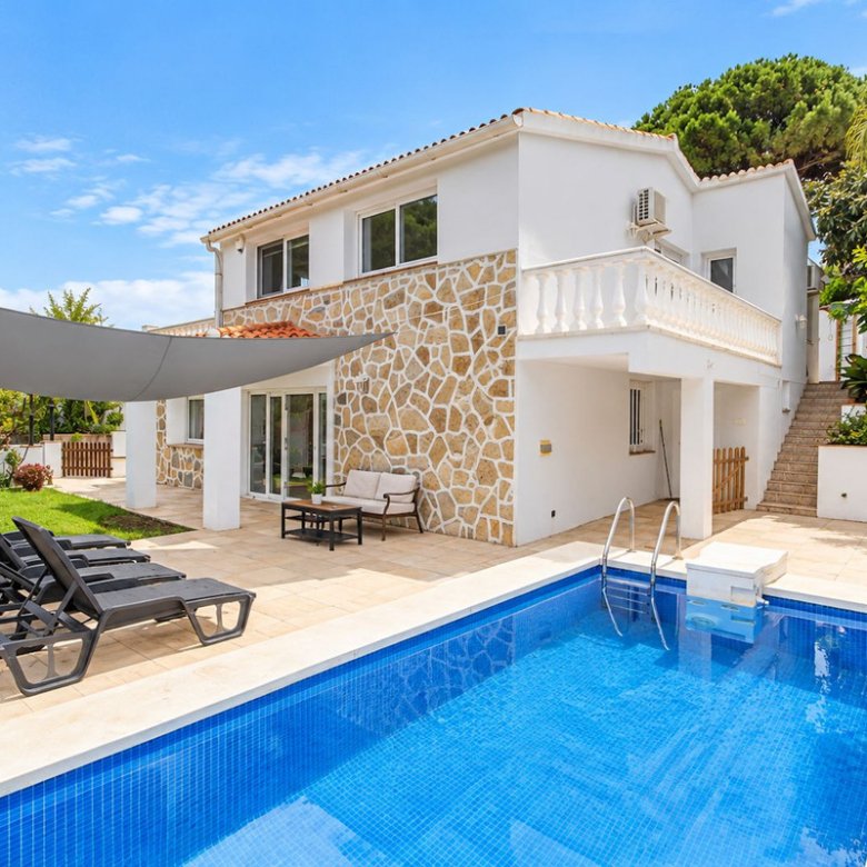 3 Bedroom 4 Bathroom Villa in El Rosario - Caza De Casa