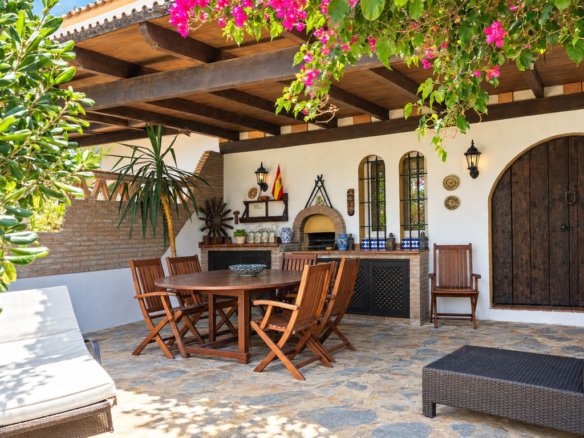 4 Bedroom 4 Bathroom Town House in Casares Playa - Caza De Casa