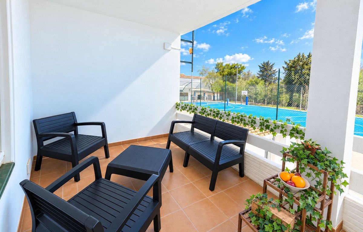 3 Bedroom 3 Bathroom Town House in Casares - Caza De Casa