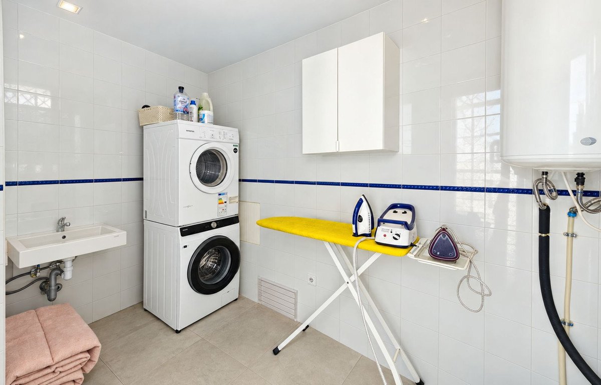 3 Bedroom 3 Bathroom Town House in Casares - Caza De Casa