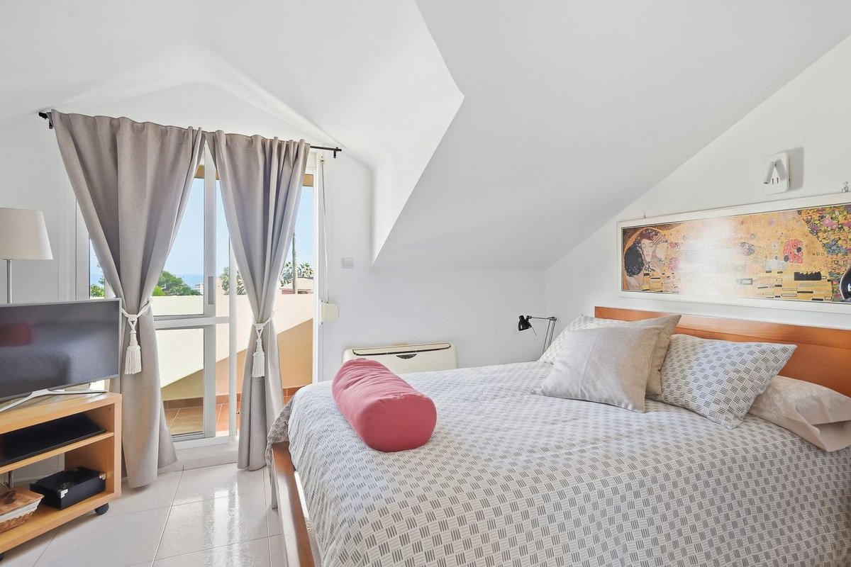 4 Bed 2 Bath Town House in Arroyo de la Miel - Caza De Casa
