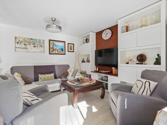4 Bed 2 Bath Town House in Arroyo de la Miel - Caza De Casa