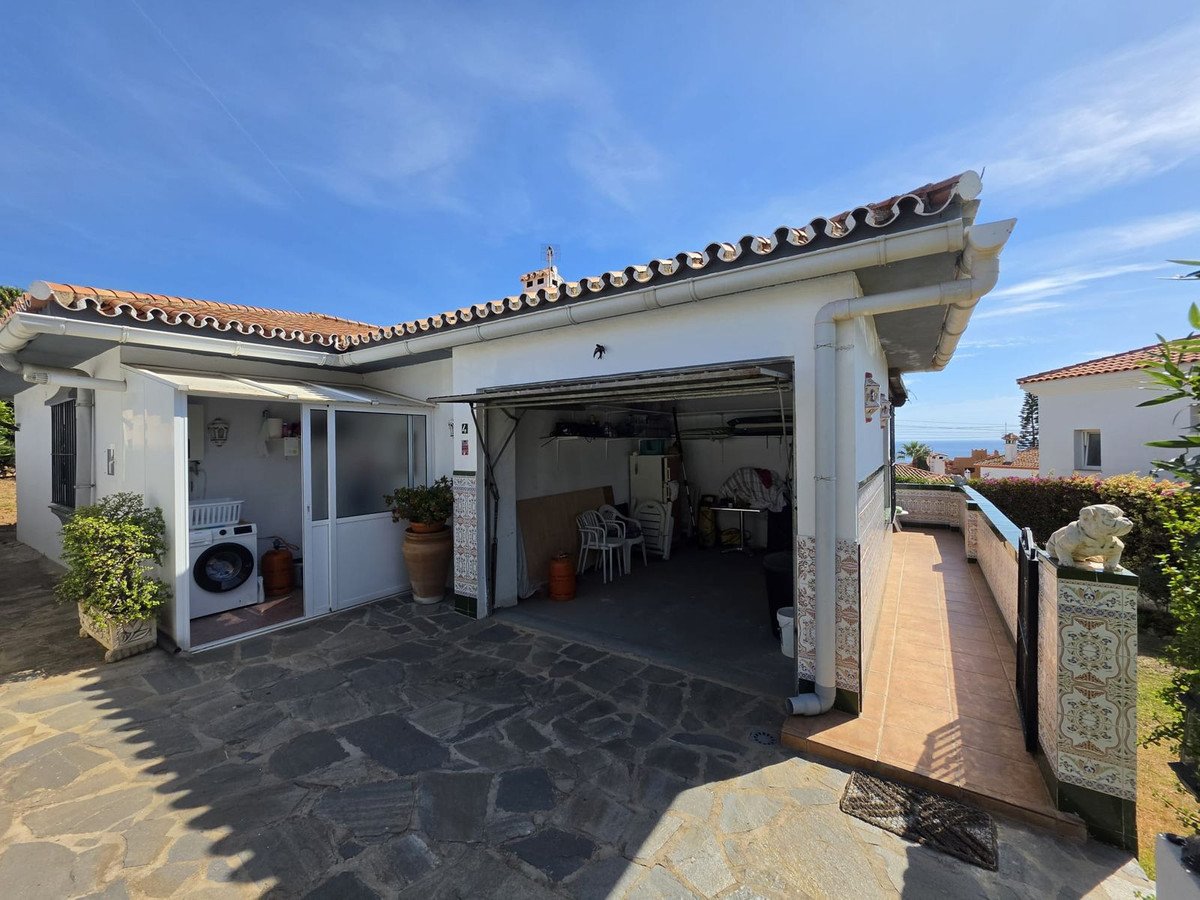 2 Bedroom 1 Bathroom Villa in Estepona - Caza De Casa
