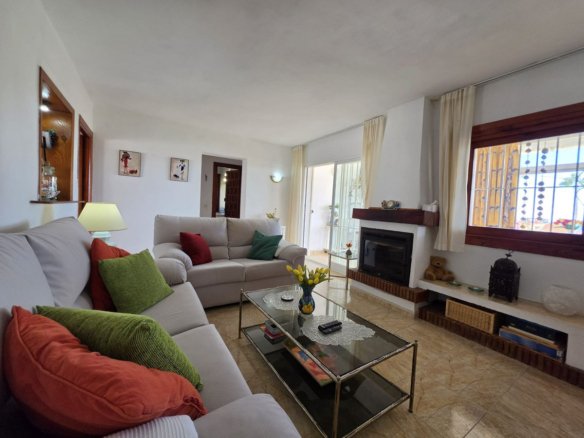2 Bedroom 1 Bathroom Villa in Estepona - Caza De Casa