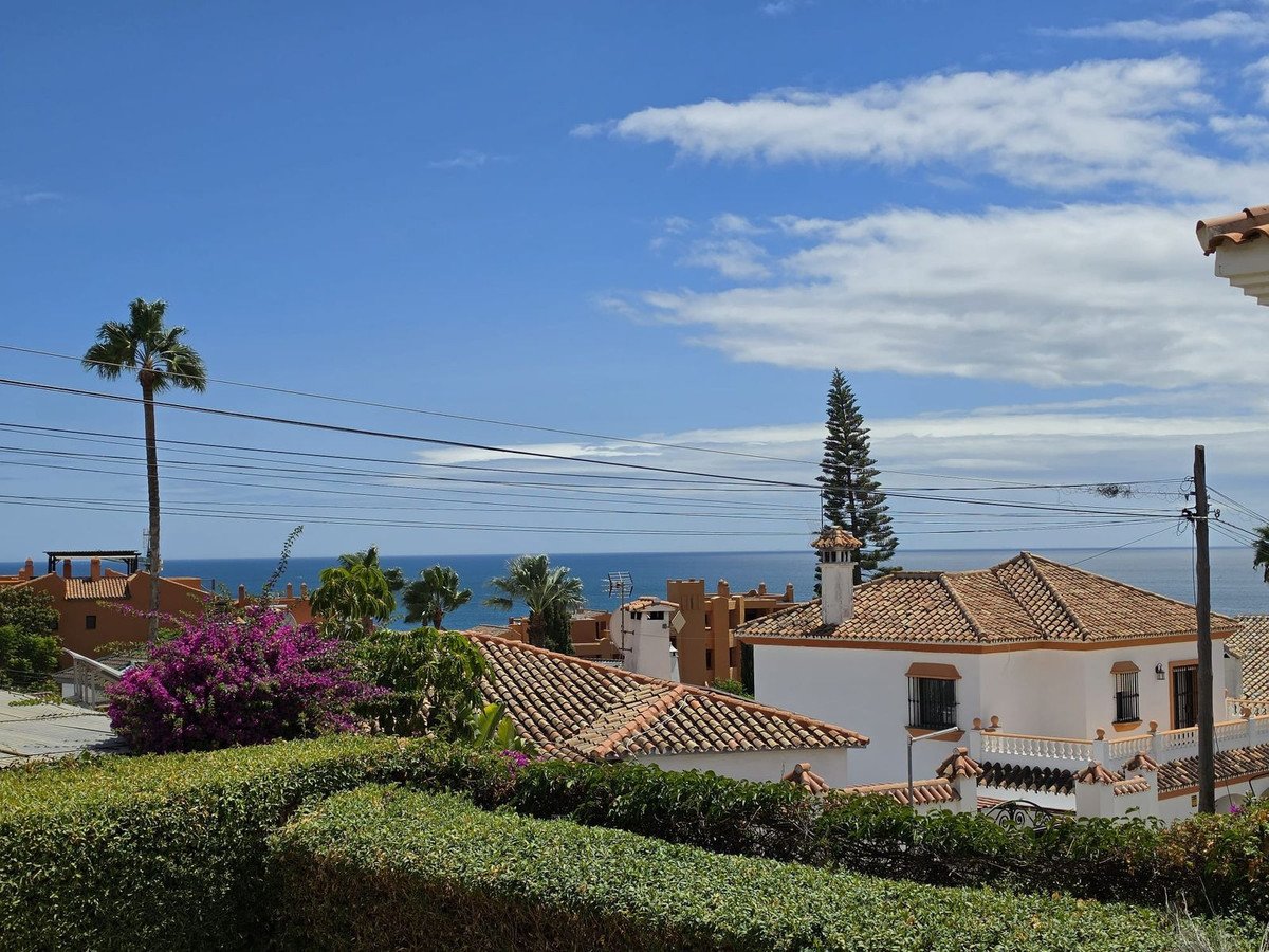 2 Bedroom 1 Bathroom Villa in Estepona - Caza De Casa
