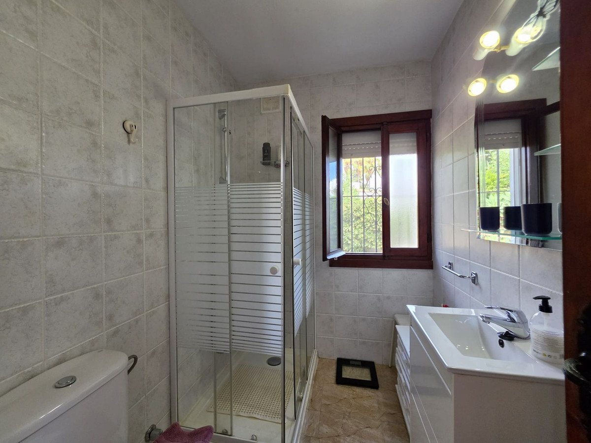 2 Bedroom 1 Bathroom Villa in Estepona - Caza De Casa