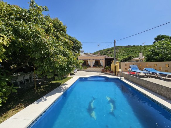 2 Bedroom 1 Bathroom Villa in Casares - Caza De Casa