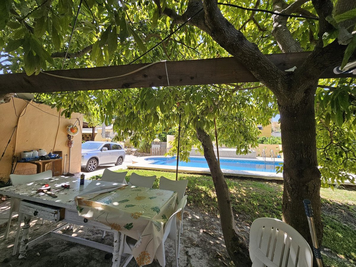 2 Bedroom 1 Bathroom Villa in Casares - Caza De Casa