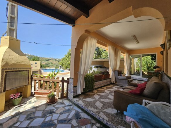 2 Bedroom 1 Bathroom Villa in Casares - Caza De Casa