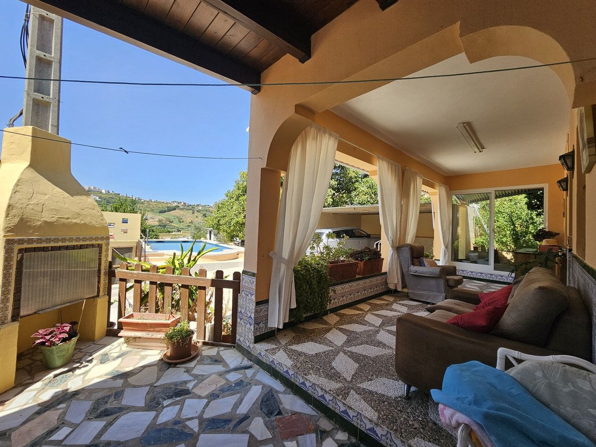 2 Bedroom 1 Bathroom Villa in Casares - Caza De Casa