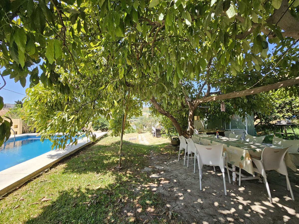2 Bedroom 1 Bathroom Villa in Casares - Caza De Casa