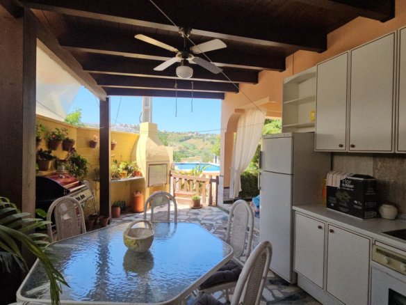 2 Bedroom 1 Bathroom Villa in Casares - Caza De Casa