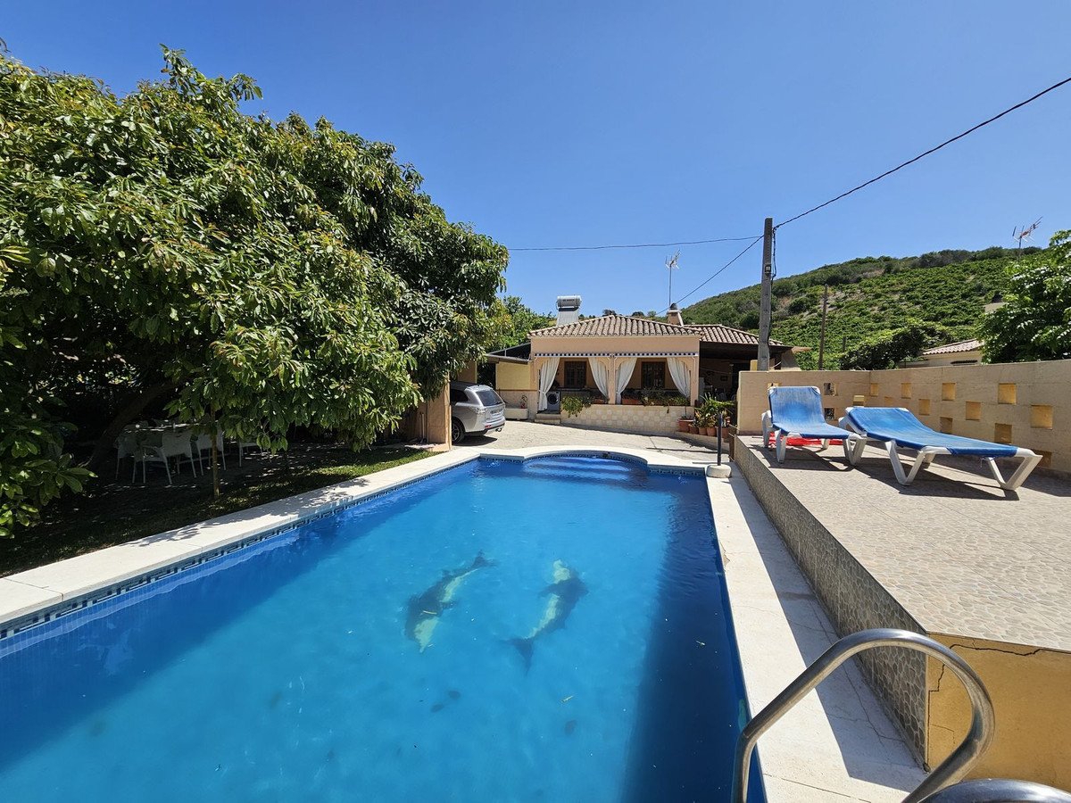2 Bedroom 1 Bathroom Villa in Casares - Caza De Casa