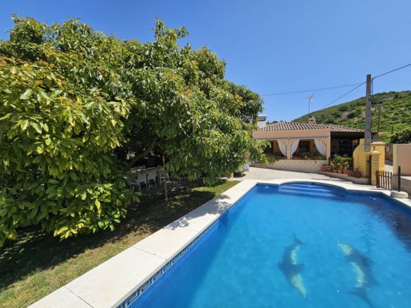 2 Bedroom 1 Bathroom Villa in Casares - Caza De Casa