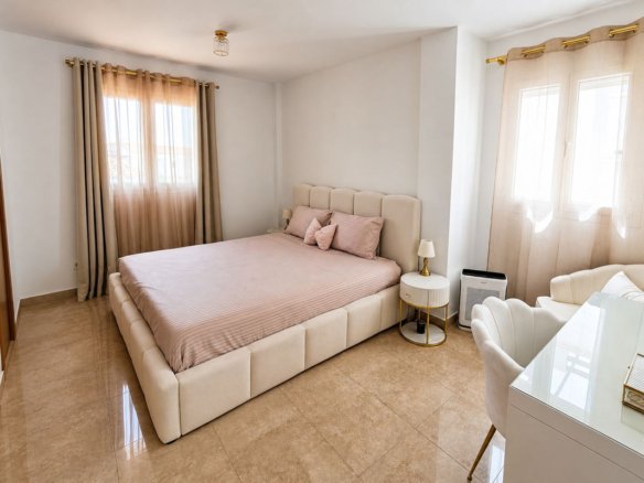 6 Bedroom 4 Bathroom Villa in Manilva - Caza De Casa