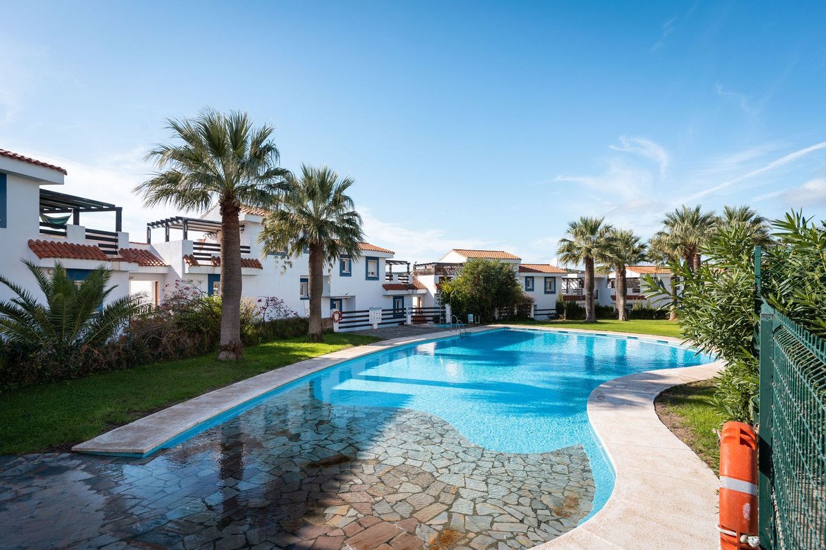 ShowFeedImage 6 Bedroom 4 Bathroom Villa in Manilva - Caza De Casa