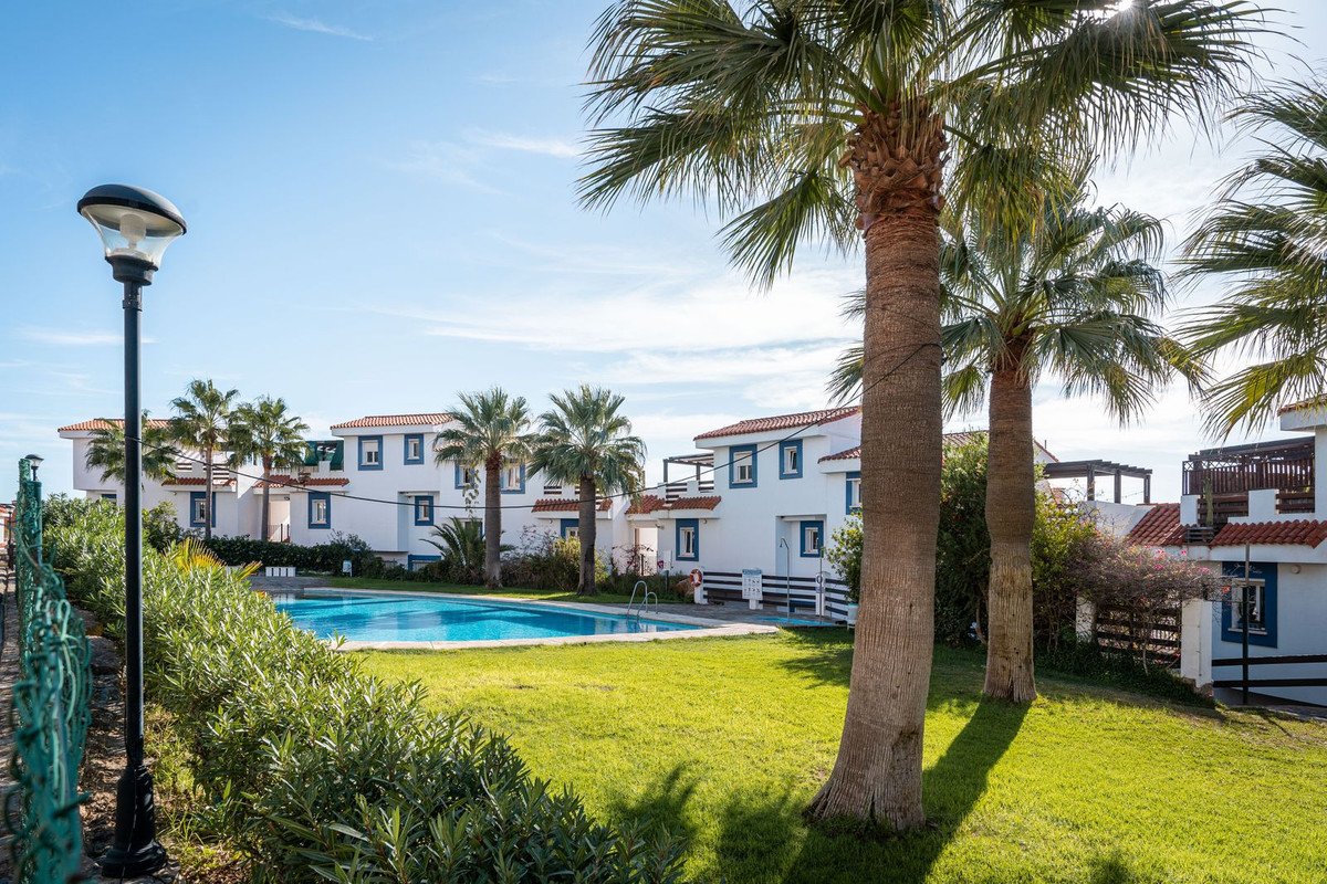 ShowFeedImage 6 Bedroom 4 Bathroom Villa in Manilva - Caza De Casa