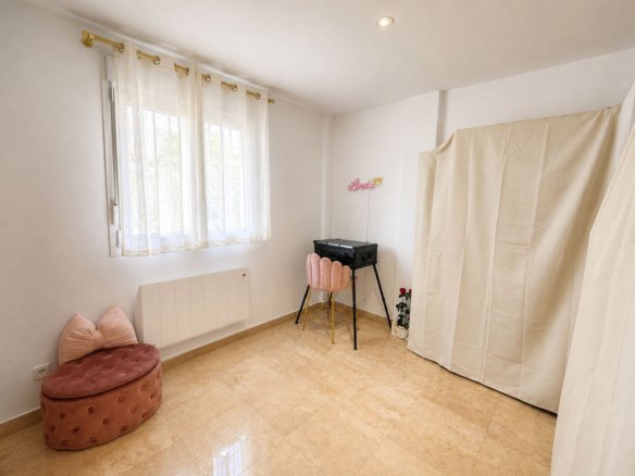 6 Bedroom 4 Bathroom Villa in Manilva - Caza De Casa