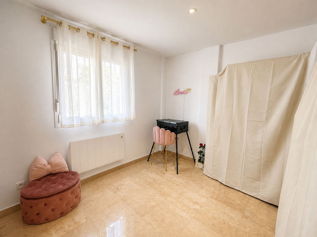 ShowFeedImage 6 Bedroom 4 Bathroom Villa in Manilva - Caza De Casa