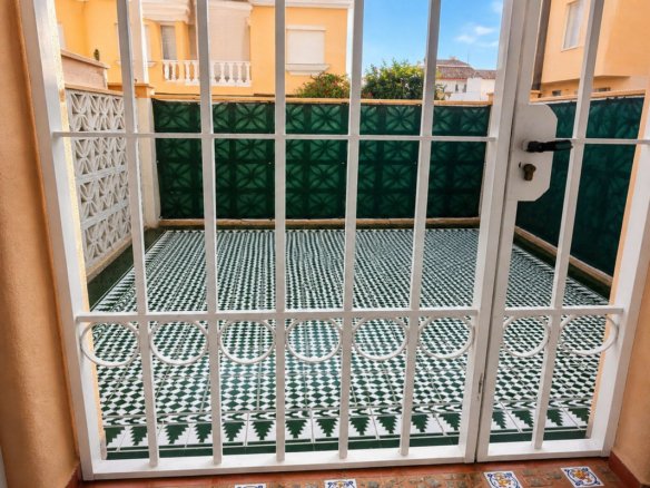 3 Bedroom 2 Bathroom Town House in San Luis de Sabinillas - Caza De Casa