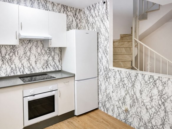 3 Bedroom 2 Bathroom Town House in San Luis de Sabinillas - Caza De Casa