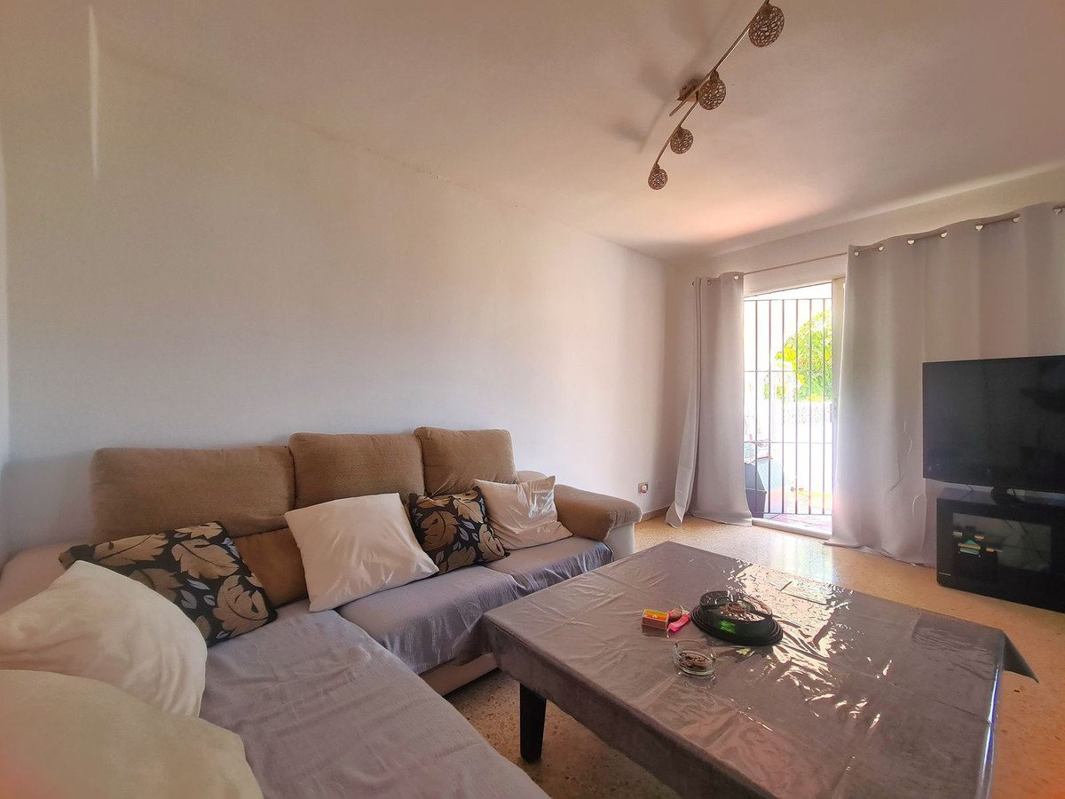 3 Bed 3 Bath Town House in Estepona - Caza De Casa