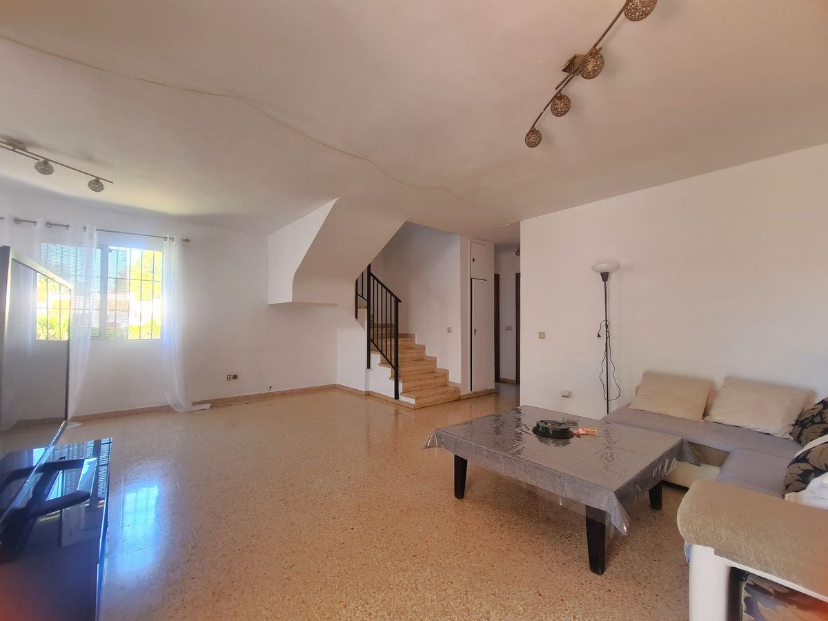 3 Bed 3 Bath Town House in Estepona - Caza De Casa