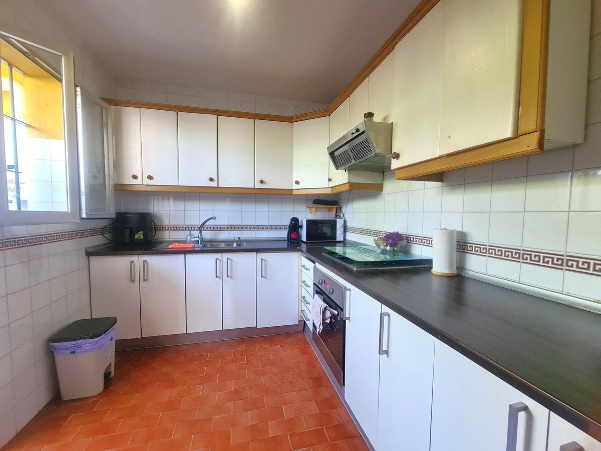 3 Bed 3 Bath Town House in Estepona - Caza De Casa