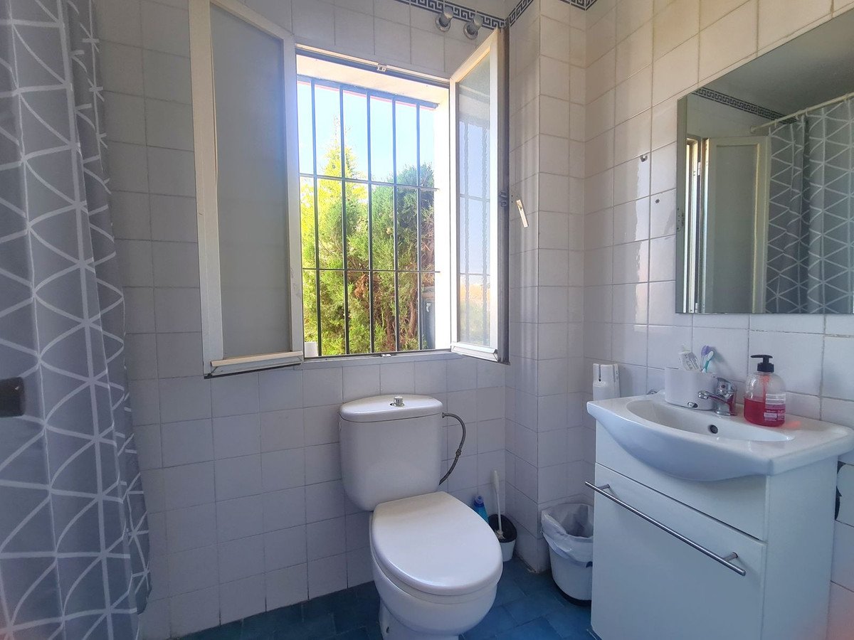 3 Bed 3 Bath Town House in Estepona - Caza De Casa