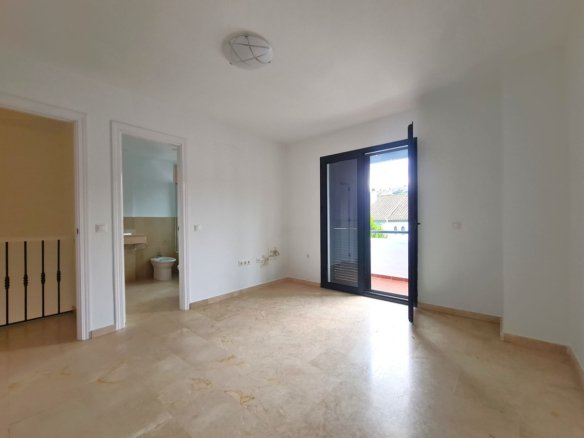 3 Bedroom 3 Bathroom Town House in Manilva - Caza De Casa