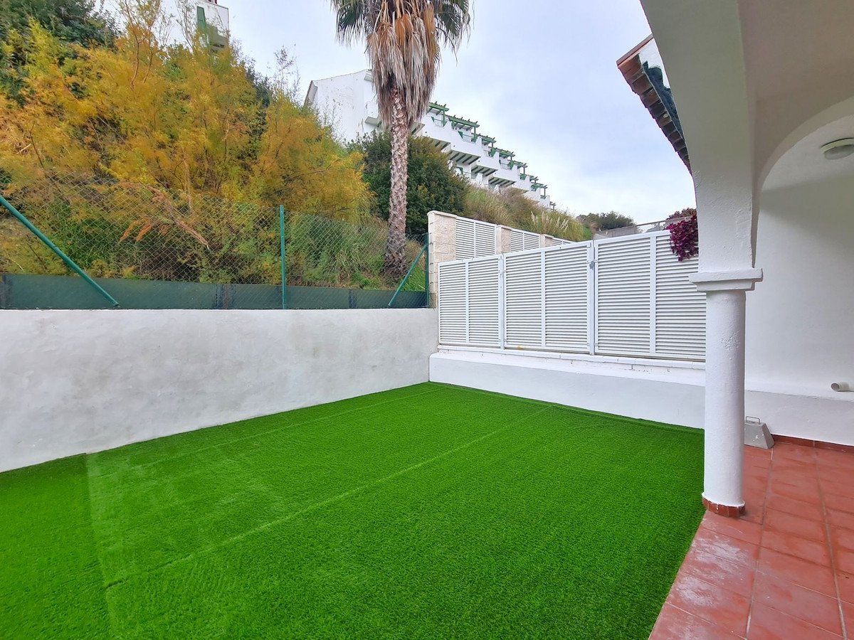 3 Bedroom 3 Bathroom Town House in Manilva - Caza De Casa